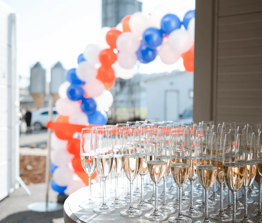 Nová hala na našej najväčšej farme.  