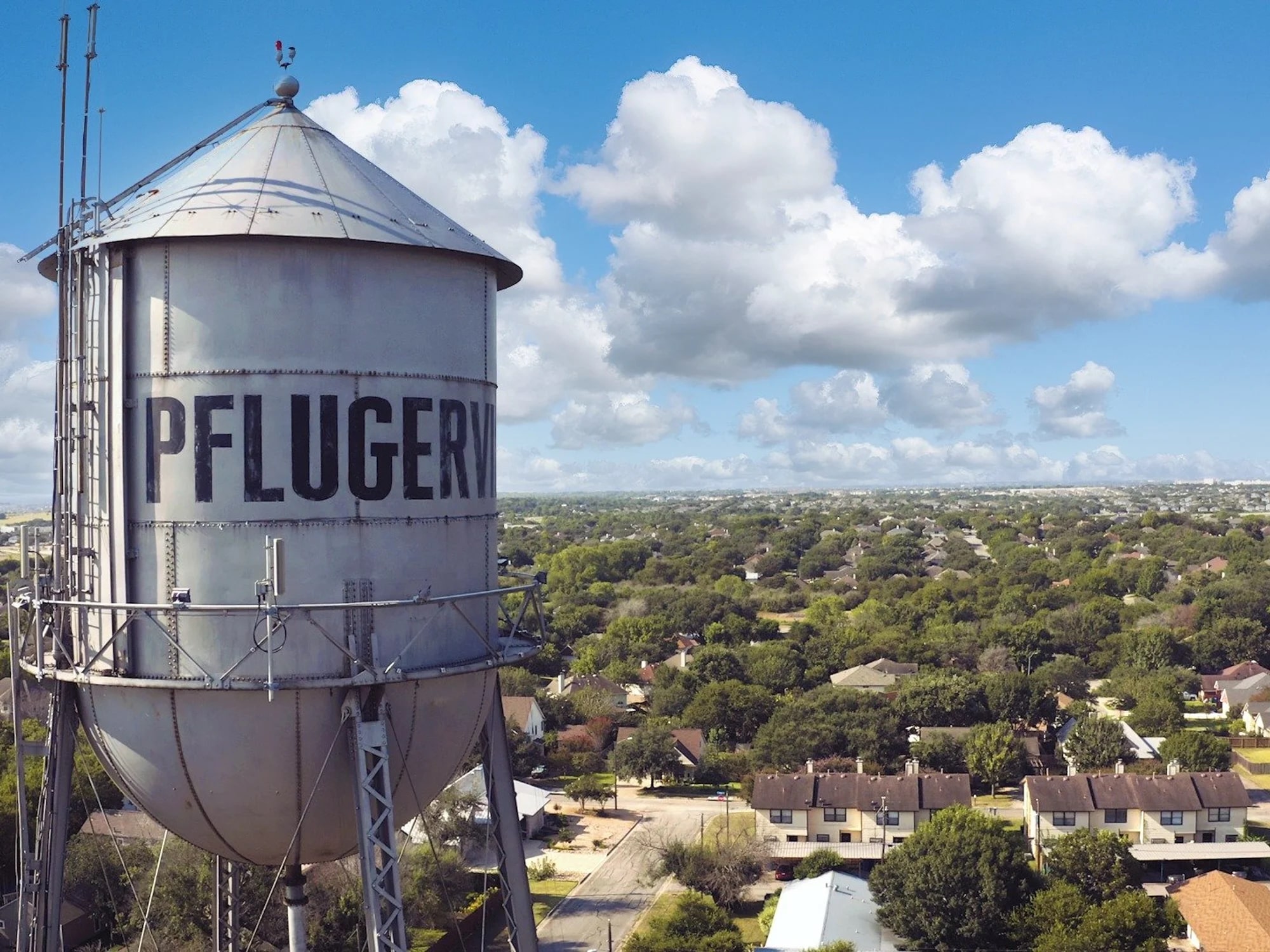 Pflugerville TX neighborhood amenities and surroundings