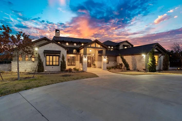 Properties and scenery in Dripping Springs Texas