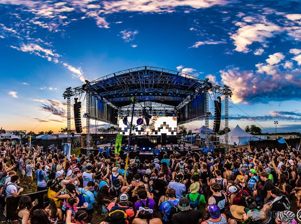 Properties and scenery in Del Valle Texas