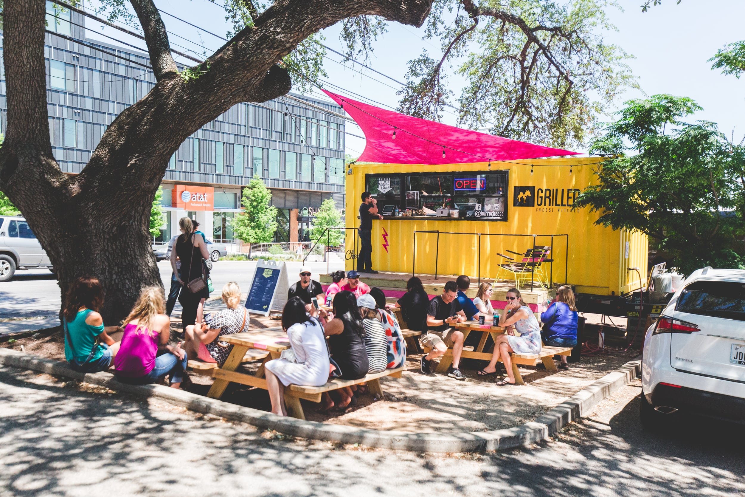 Zilker TX neighborhood amenities and surroundings