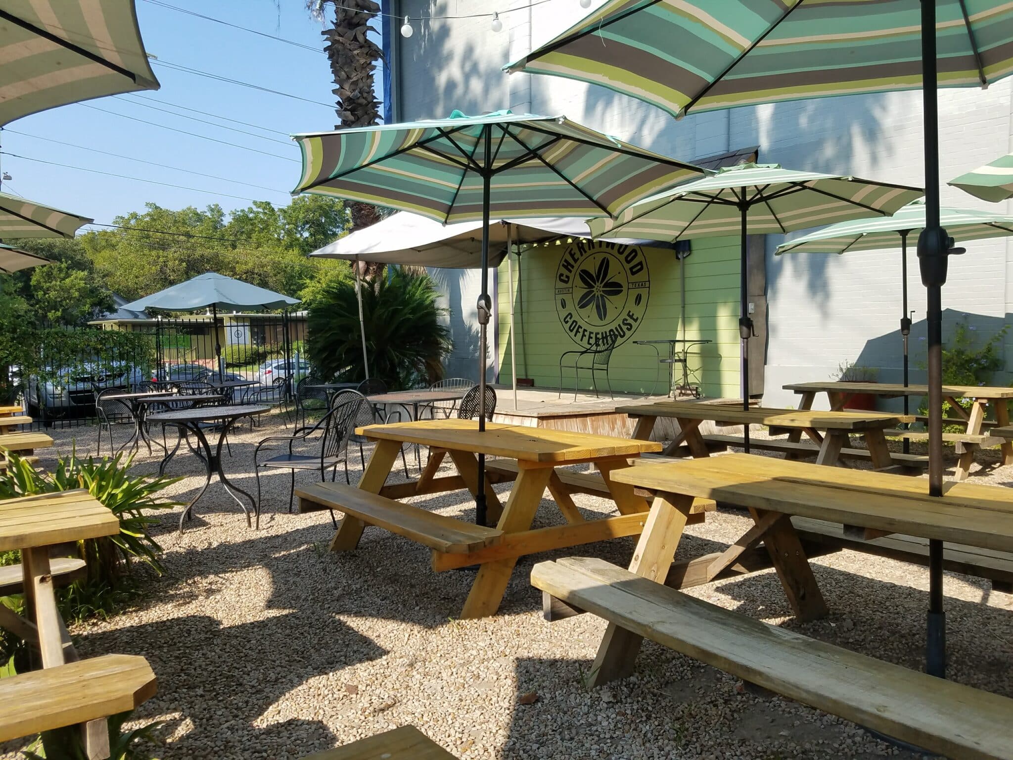 Homes and streets in Cherrywood TX