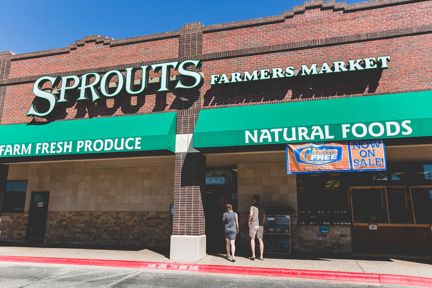 Homes and streets in Barton Hills TX