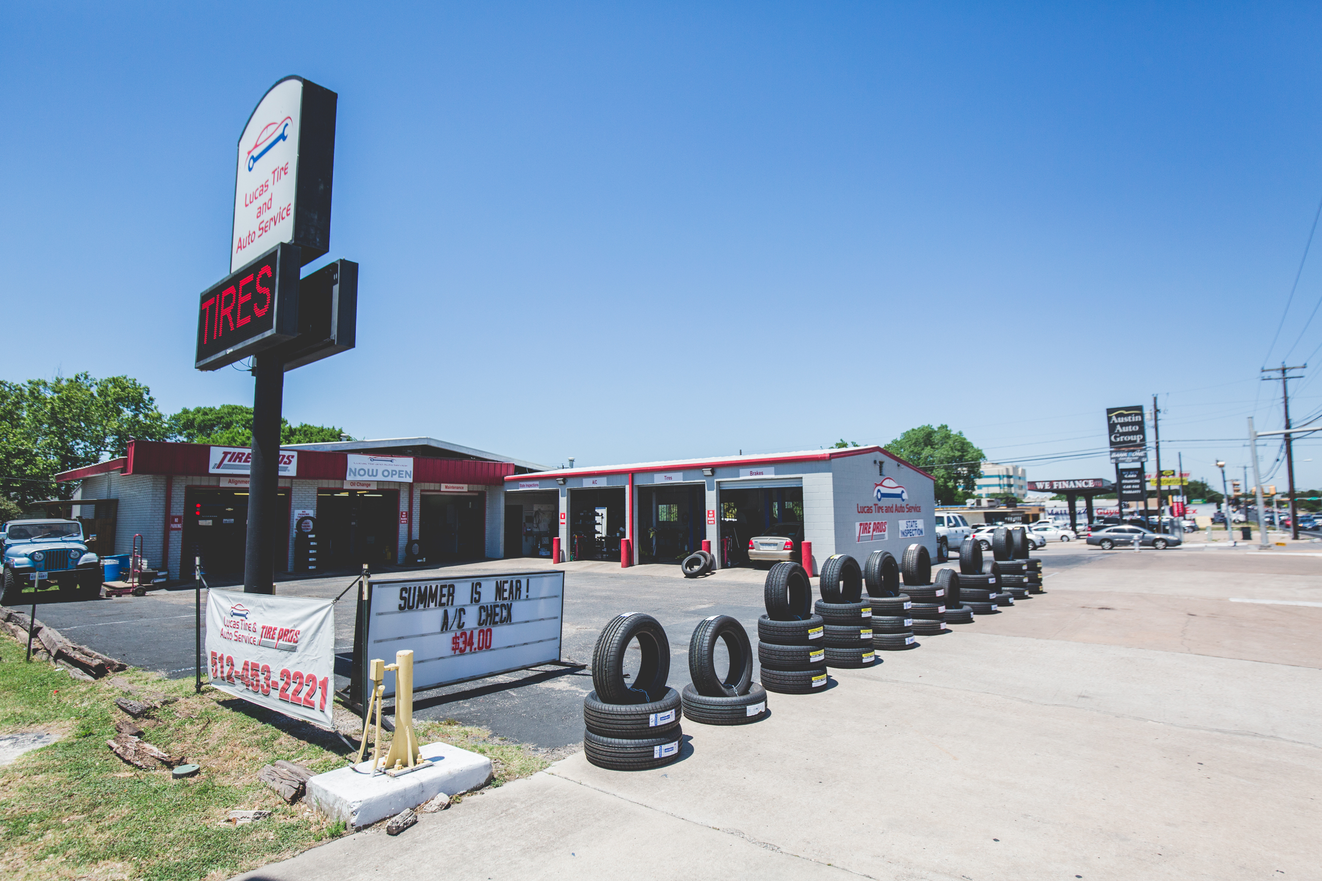 Properties and scenery in North Loop Texas