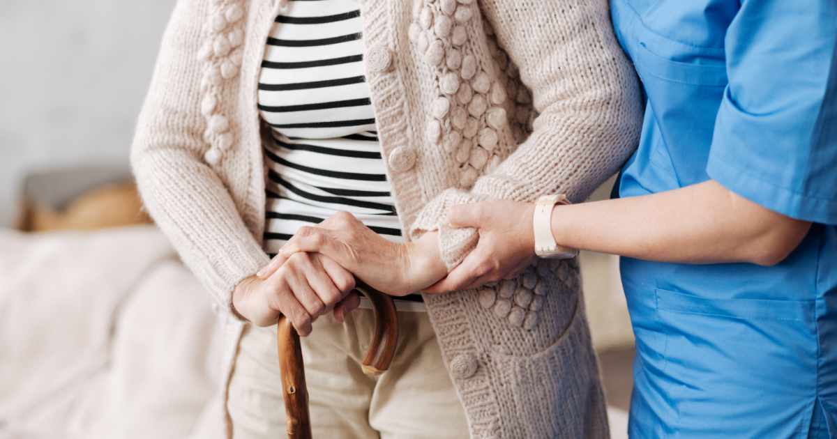 Pflege zu Hause organisieren: Die wichtigsten Schritte für Familien