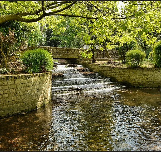 Roe Park - The Neighbourhood: Carshalton, Sutton