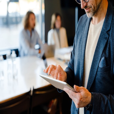 Focus on individual growth with coaching designed to boost confidence, resilience, and self-awareness, essential for effective leadership.