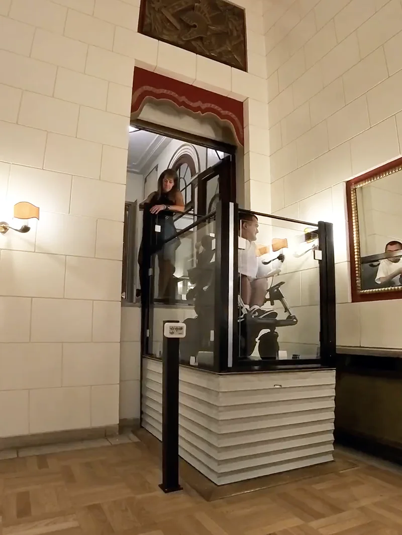 Wheelchair lift to go up a half level