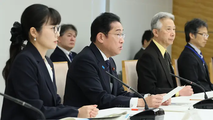 不登校・いじめ対策を前倒し 首相が指示、総合経済対策に
