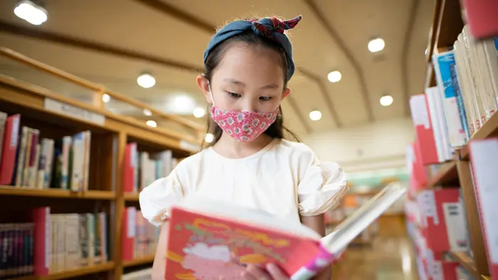 「学校でずっとマスクをつけている」小学生33％、中学生44％