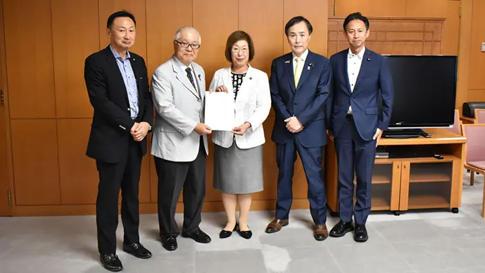子どもの自殺対策で予算確保を 超党派議連が緊急要望書