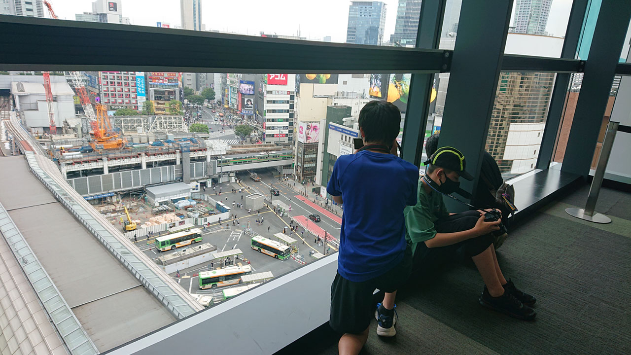 渋谷を舞台にスナップ写真を追求 イエナプランの大日向中