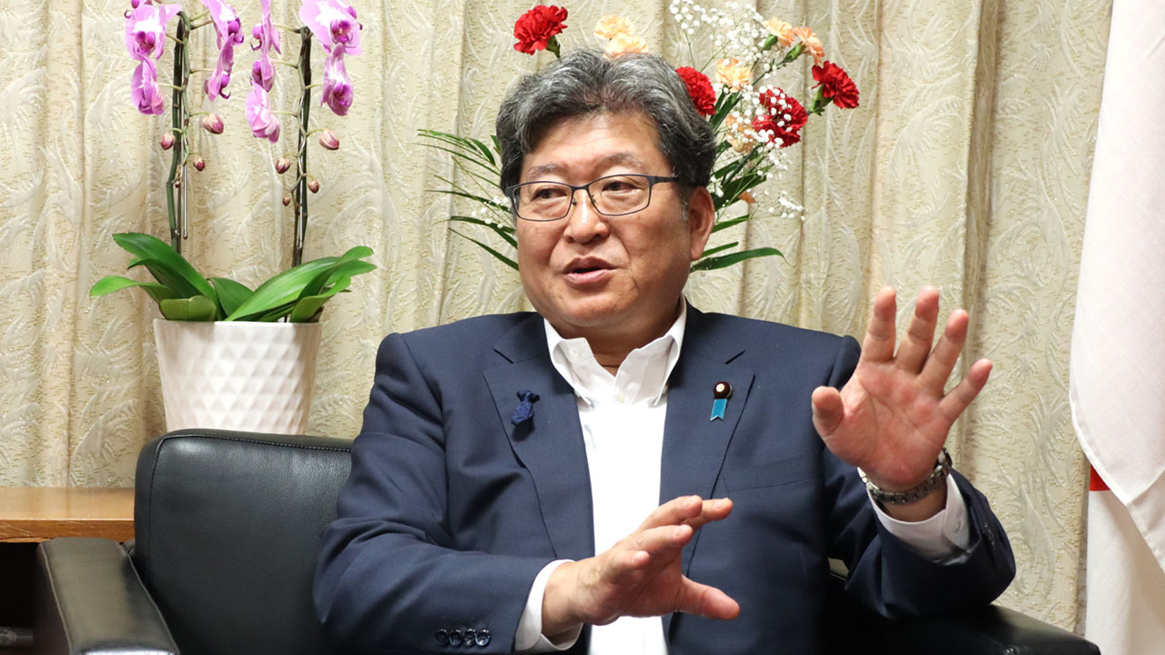 【萩生田氏に聞く（下）】 「多様な専門性持つ教職員集団を」