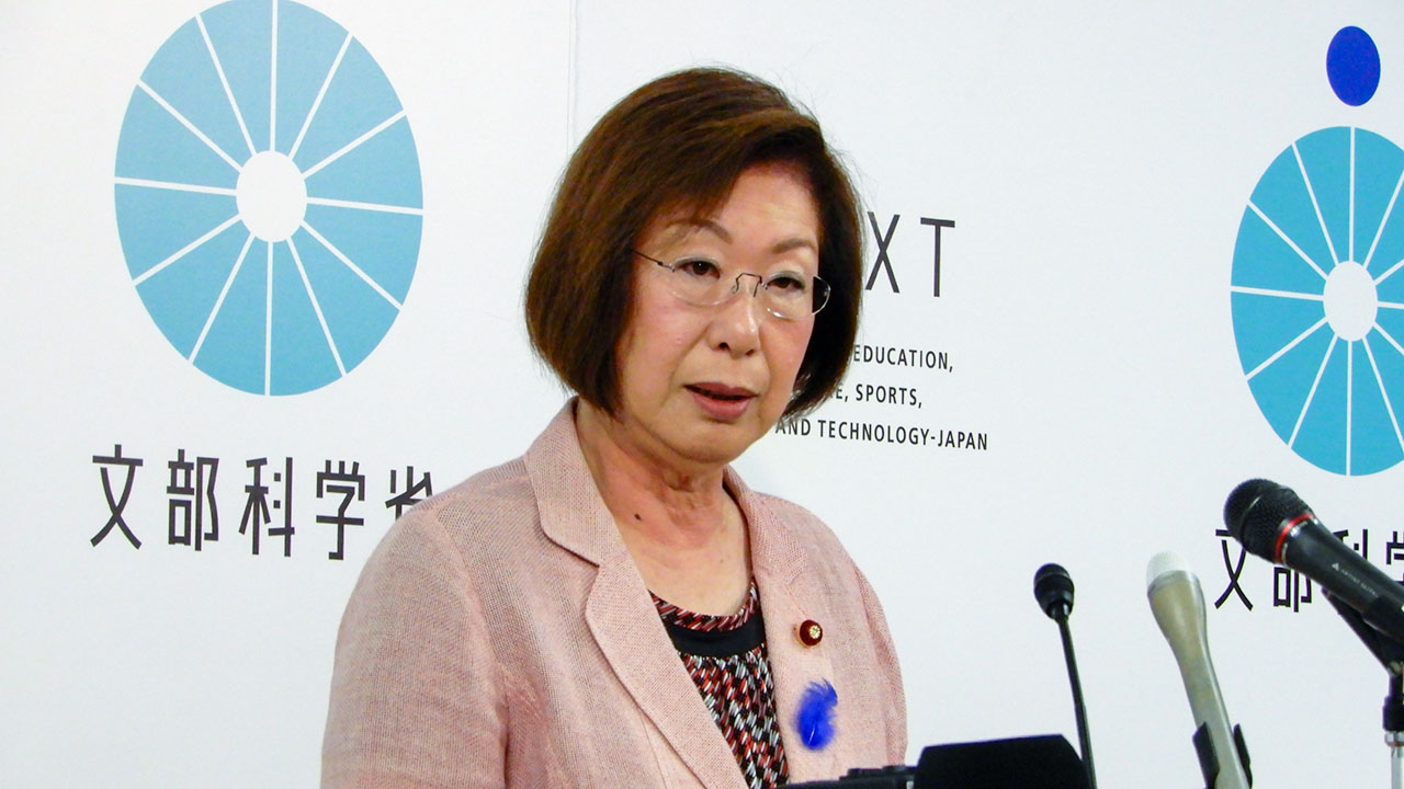 22年度文科白書を公表 特集に「教師の養成・採用・研修」
