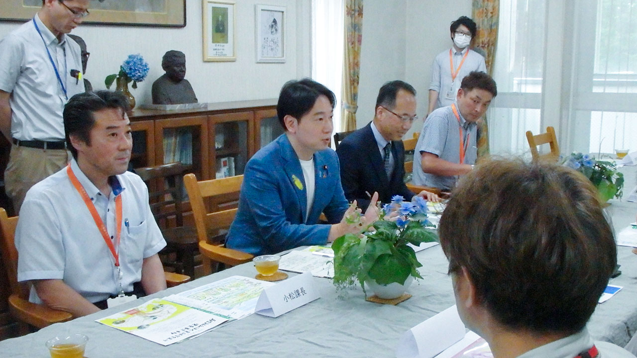 児童養護施設でもスマホや習い事を 支援拡充を検討