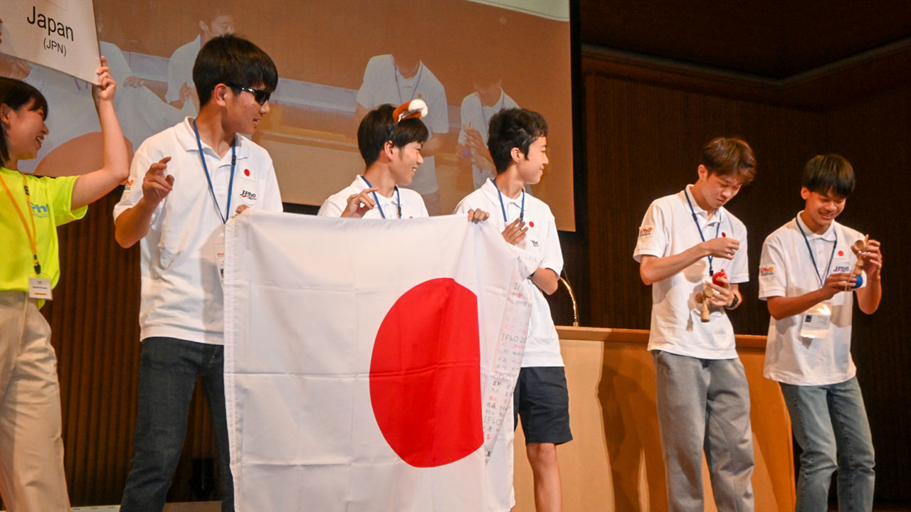日本で初開催、国際物理オリンピック 4年ぶりに対面で開会式