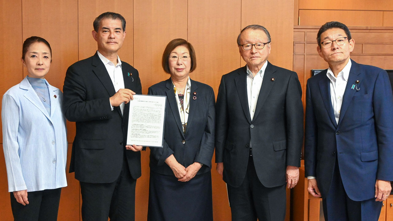 日本語教育「専任の課」創設求める 超党派議連、文科相に提言
