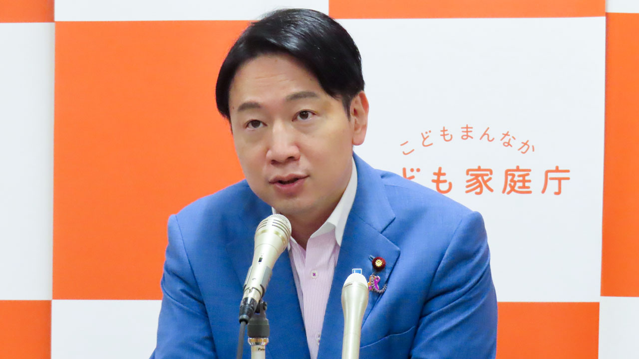 「子どもの自殺対策の観点取り入れる」 LGBT法受け小倉担当相