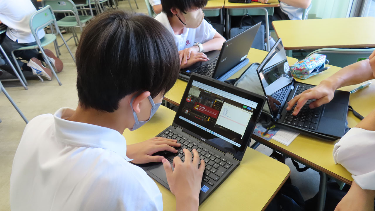 RPGでプログラミングを習得 英語も学べるCodeCombat