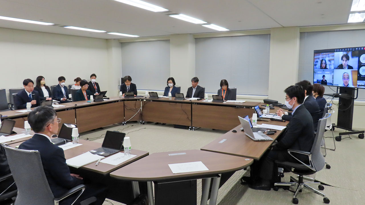 SCの教職員定数化を有識者が提案 こどもの自殺対策会議