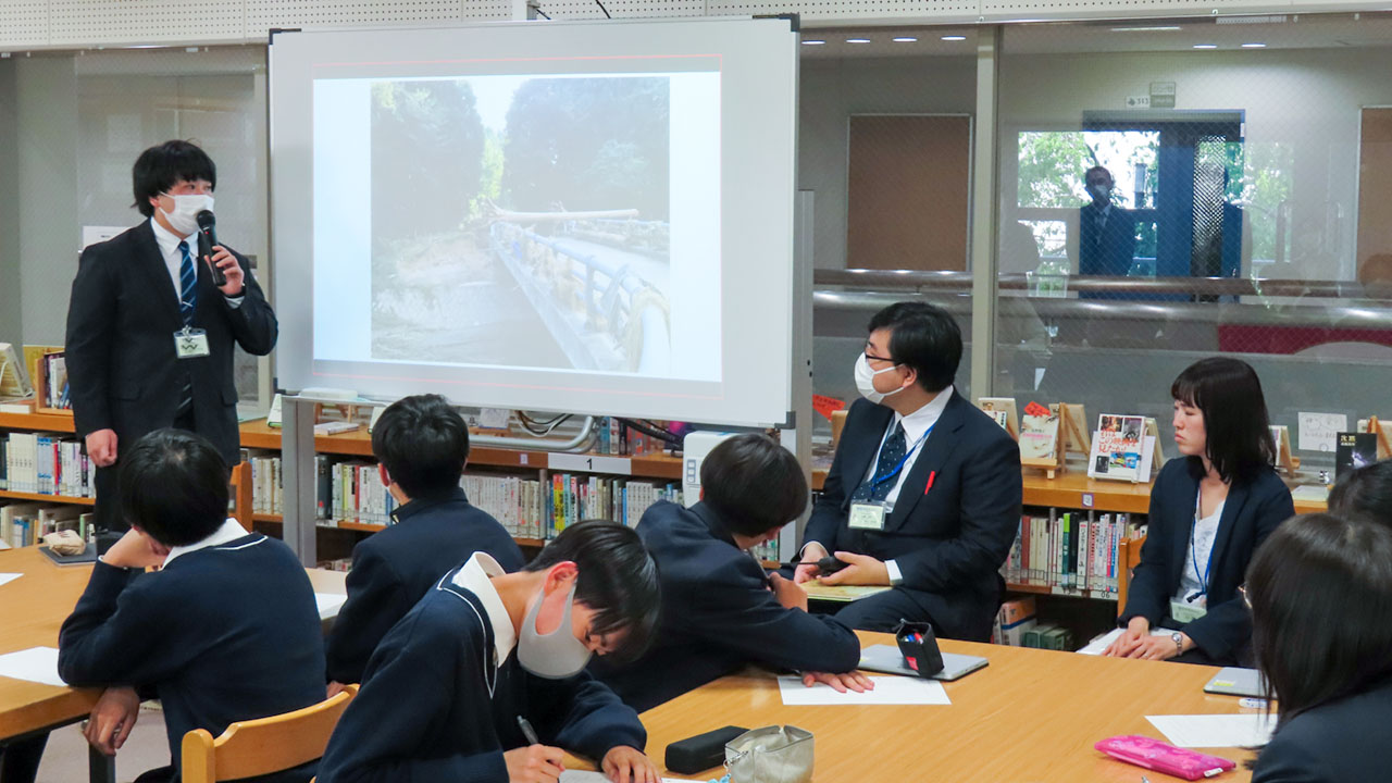 平和の実現を考える教科横断型「探究」授業を公開 啓明学園