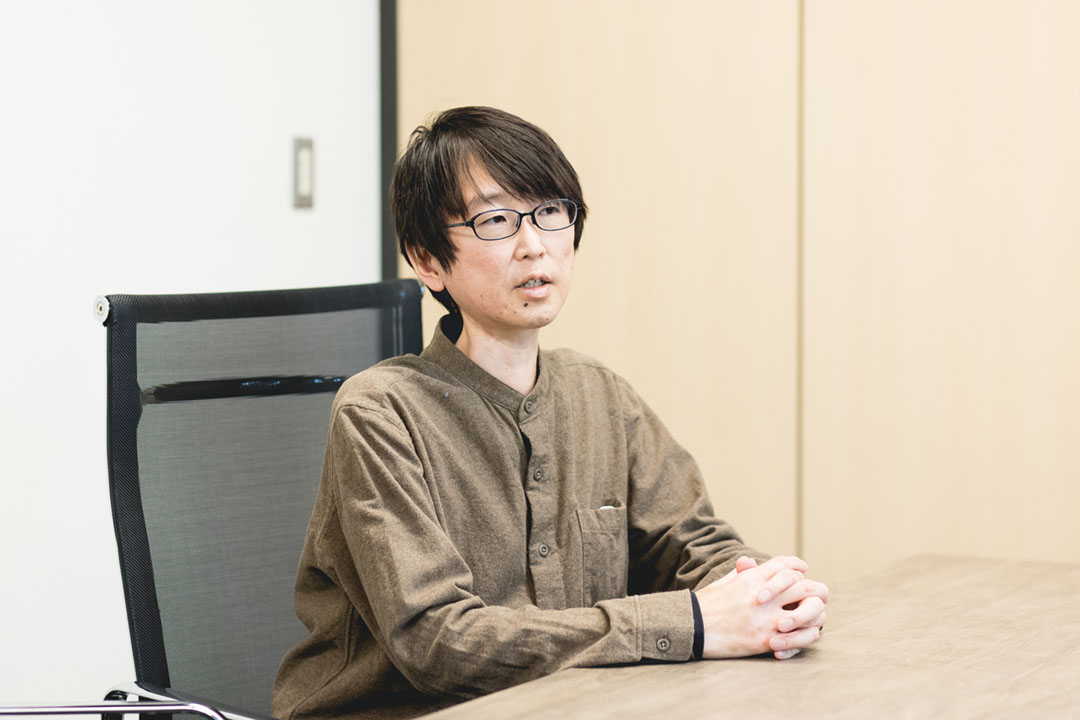 出版を機に、学校に呼ばれる機会が増えたと話す横山さん