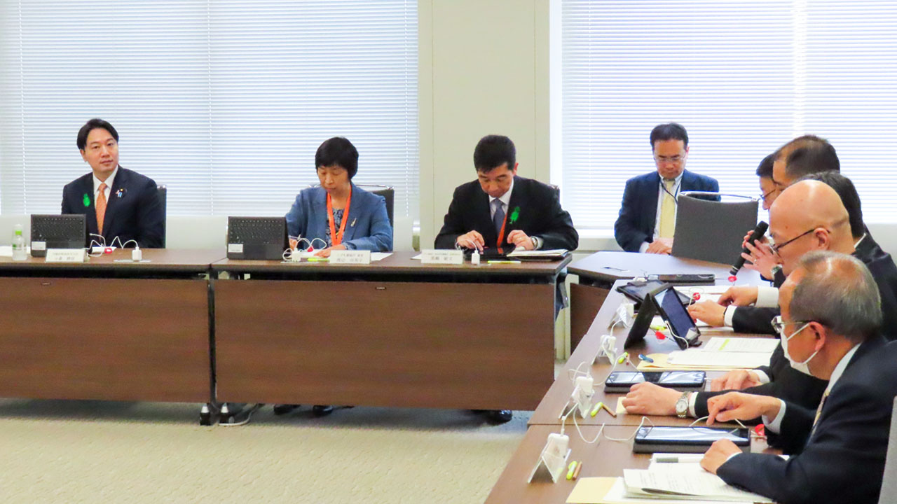 こどもファスト・トラックを全国展開へ GW前に関係府省会議