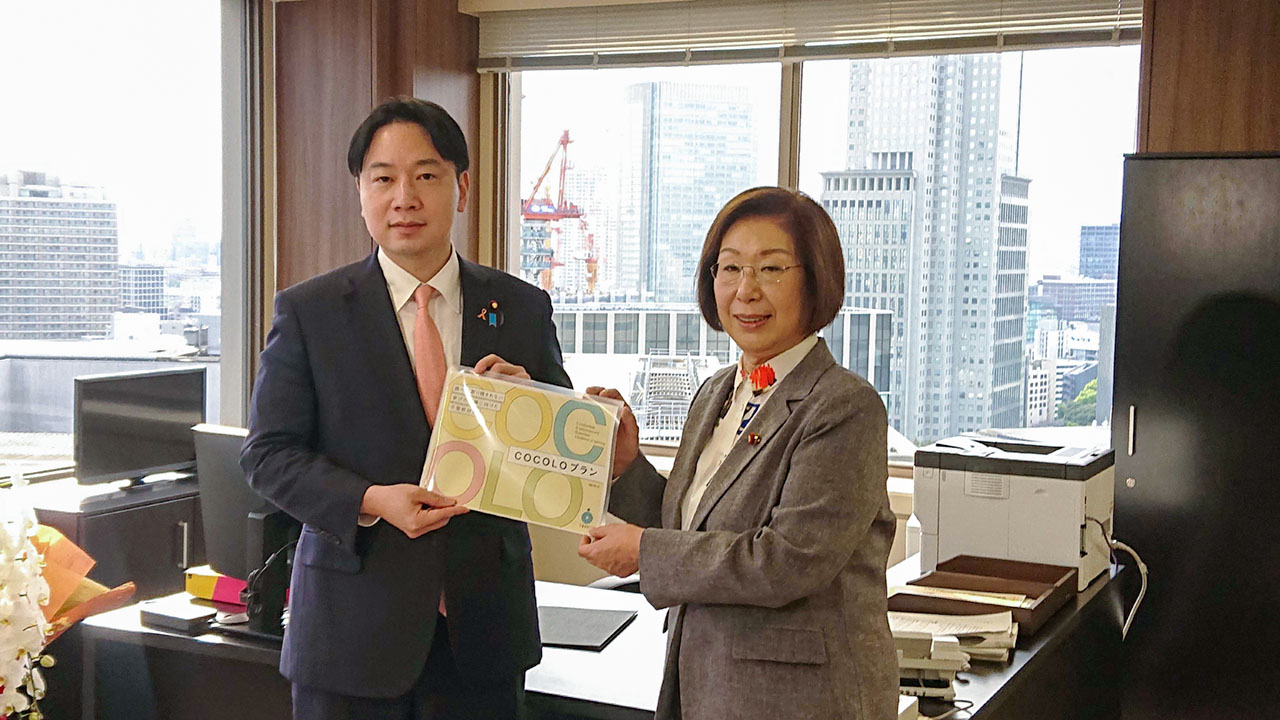 不登校対策も連携強化 永岡文科相がこども家庭庁を訪問