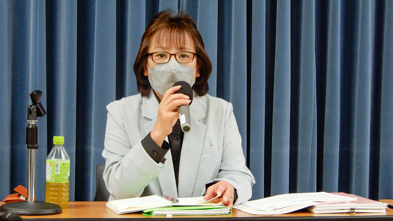 文科省で教員の働き方改革を訴える記者会見を開いた（昨年10月撮影）