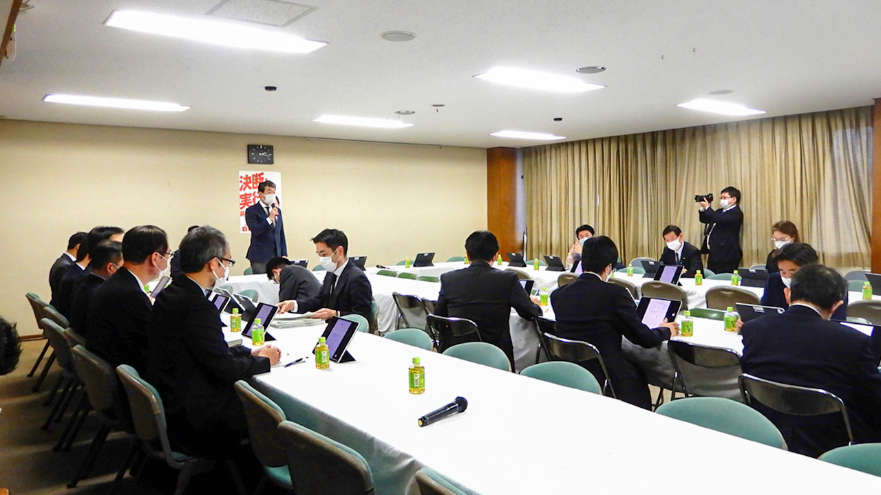 自民文科部会「国がしっかり方針を」 卒業式のマスク着用巡り