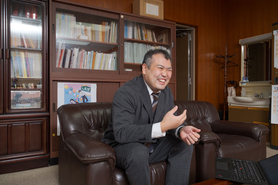「生徒たちをもっと地域に出したい」と語る山手教諭