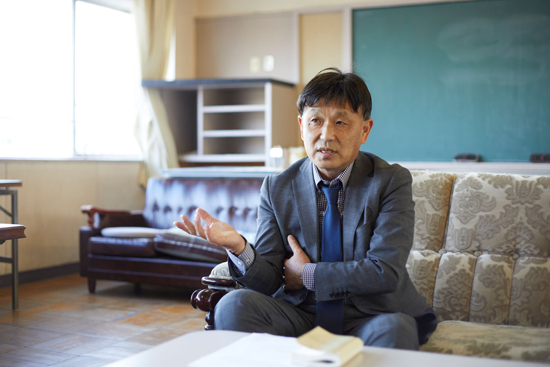 着任当初の学校は「昭和的」だったと振り返る大坪校長
