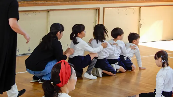 遊園地のアトラクションをどう表現するか、試行錯誤していた＝撮影：松井聡美
