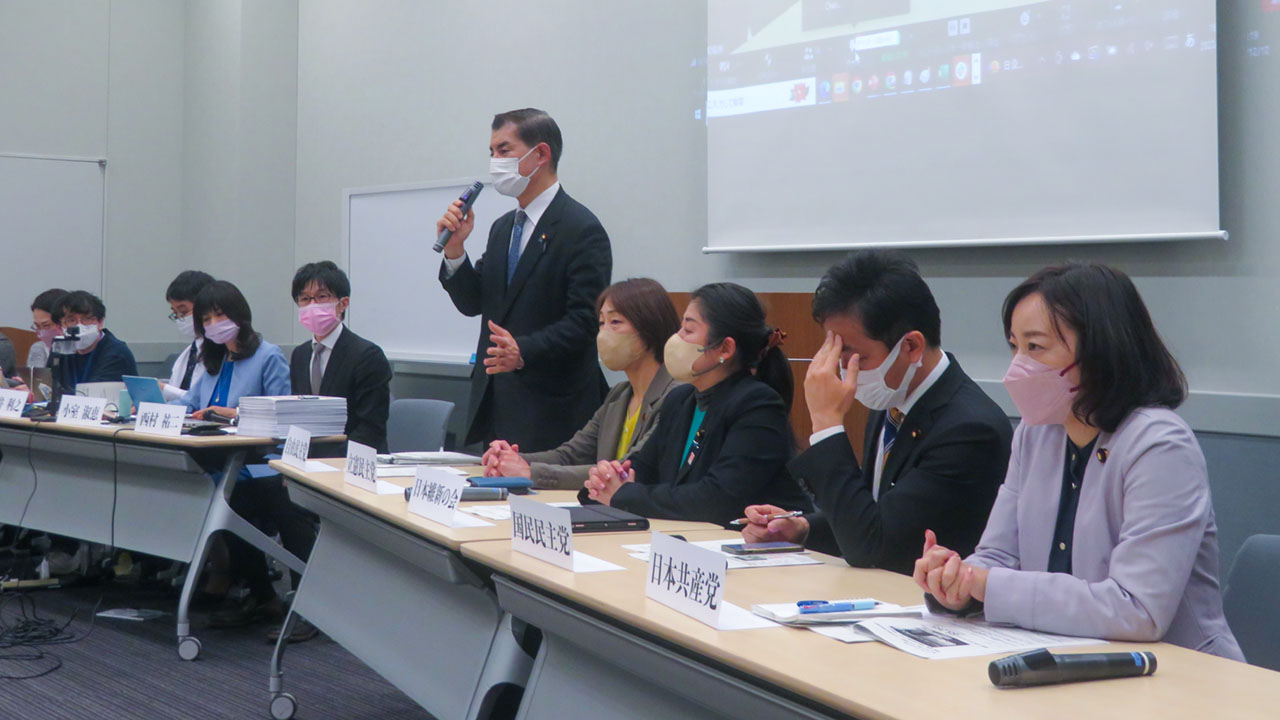 各党の議員が給特法の見直しに向けた考えを説明した