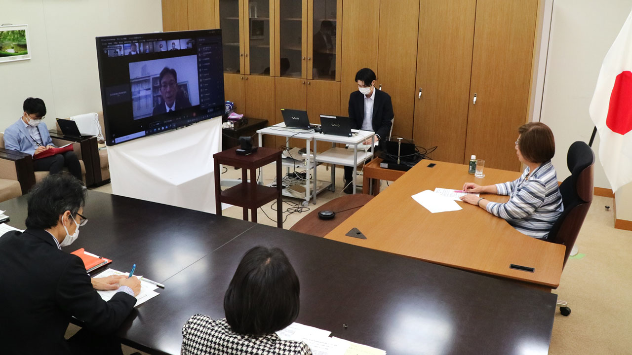 オンラインで行われた都道府県・指定都市教育委員会教育長会議