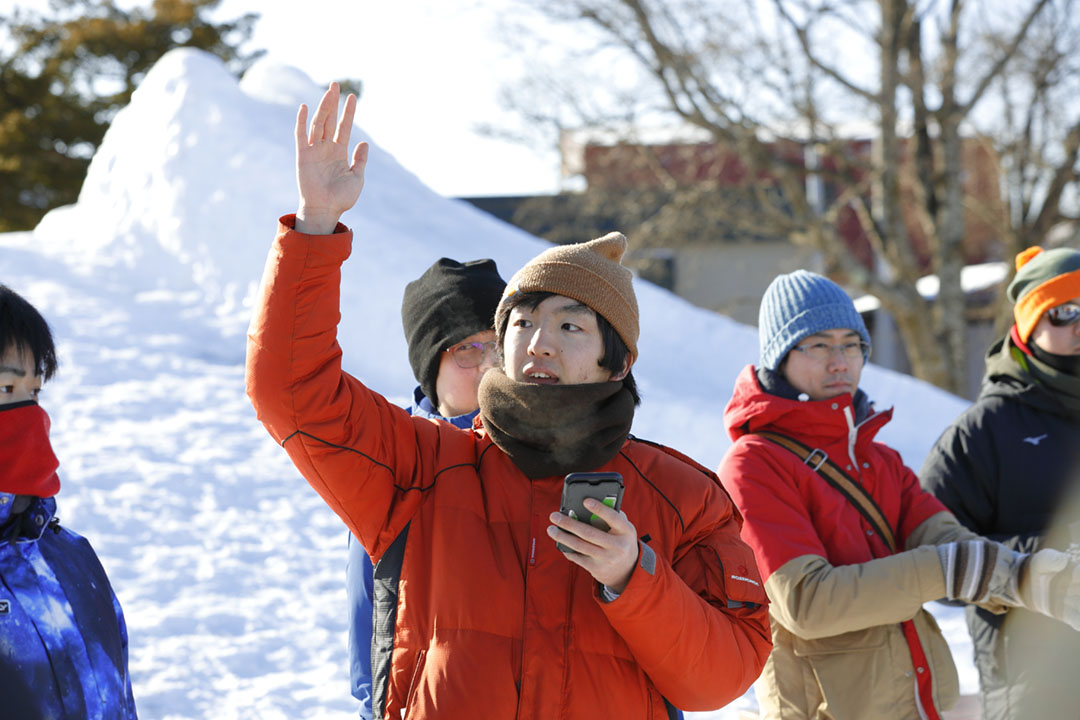 浦幌町での活動に参加する古賀さん