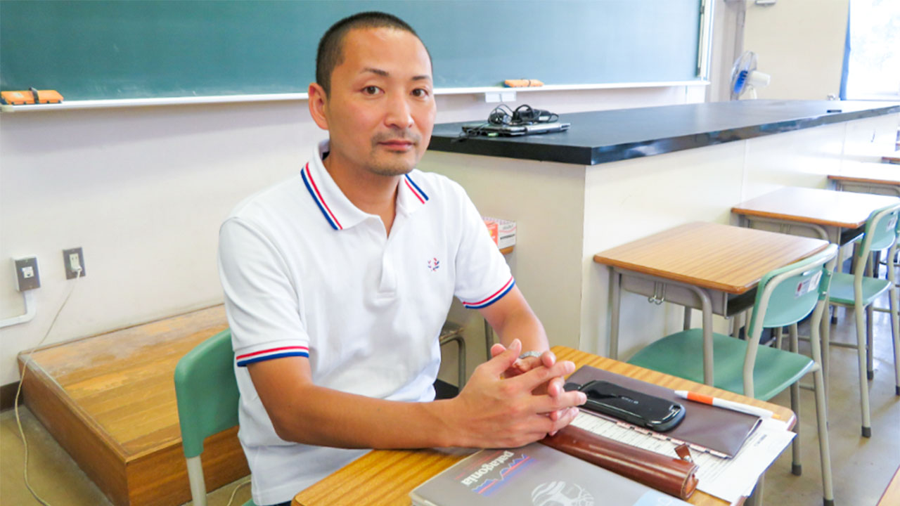 民主主義の危機に教育は 冷静に吟味する時間を学校で
