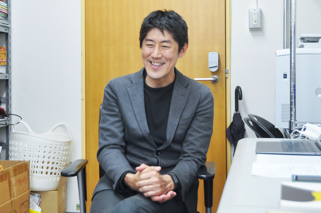 「コロナ禍は人生屈指の大激震」と話す栗原教授