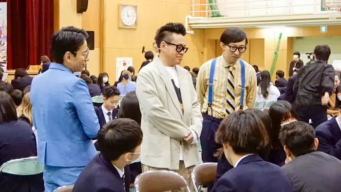 自分の「推し」英語で伝えよう 宮川大輔さんら都立高でWS