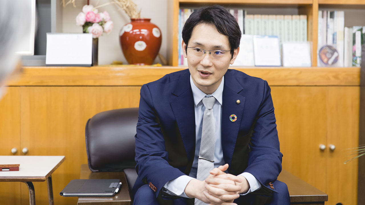 現在37歳、文科省からの出向で鎌倉市教育長を務める