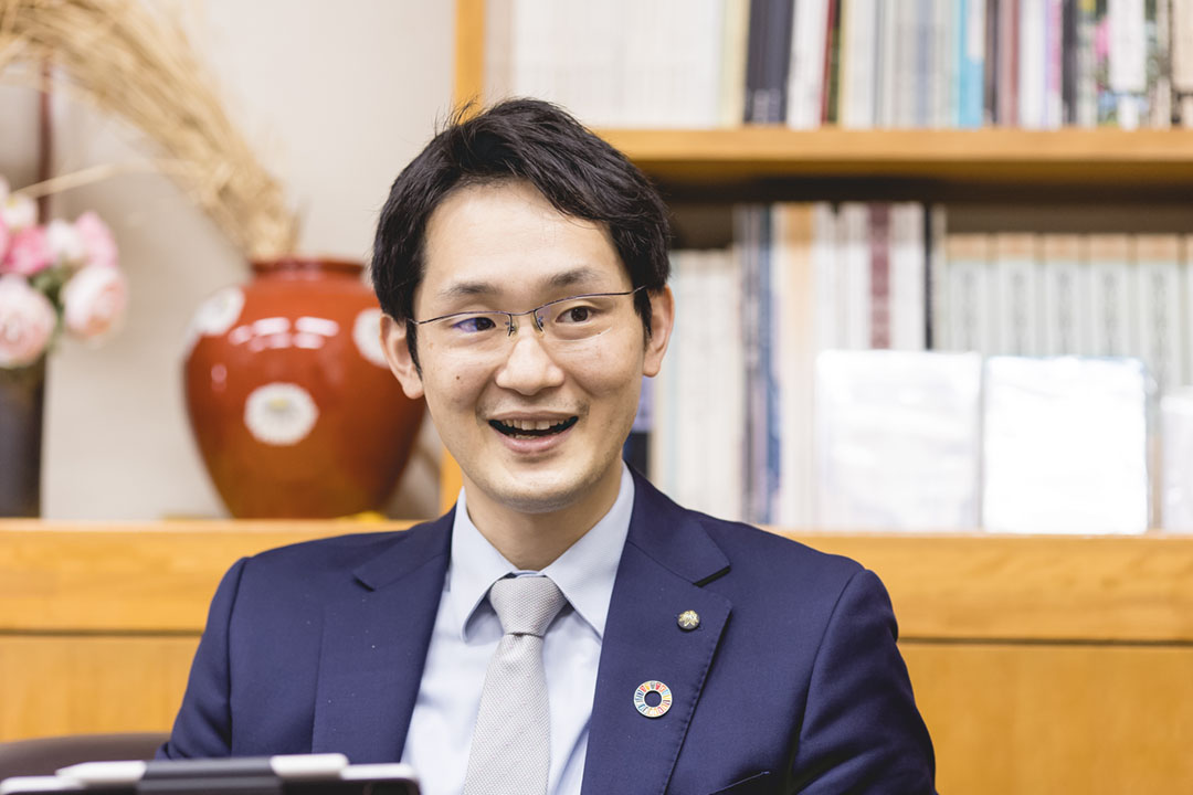 質の高い「探究」ができたことを喜ぶ岩岡教育長