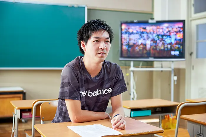 子どもに任せることも大事だと話す柴田教諭＝撮影：奥野敬太