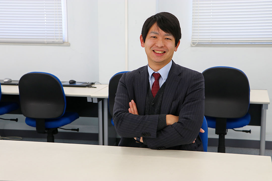 未来を想定して教師は最新のテクノロジーをどんどん活用すべきだと語る前田教諭（本人提供）