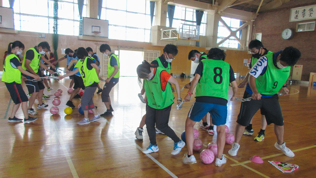 体育の授業にサッカーを JFAが小学校向け研修会の募集