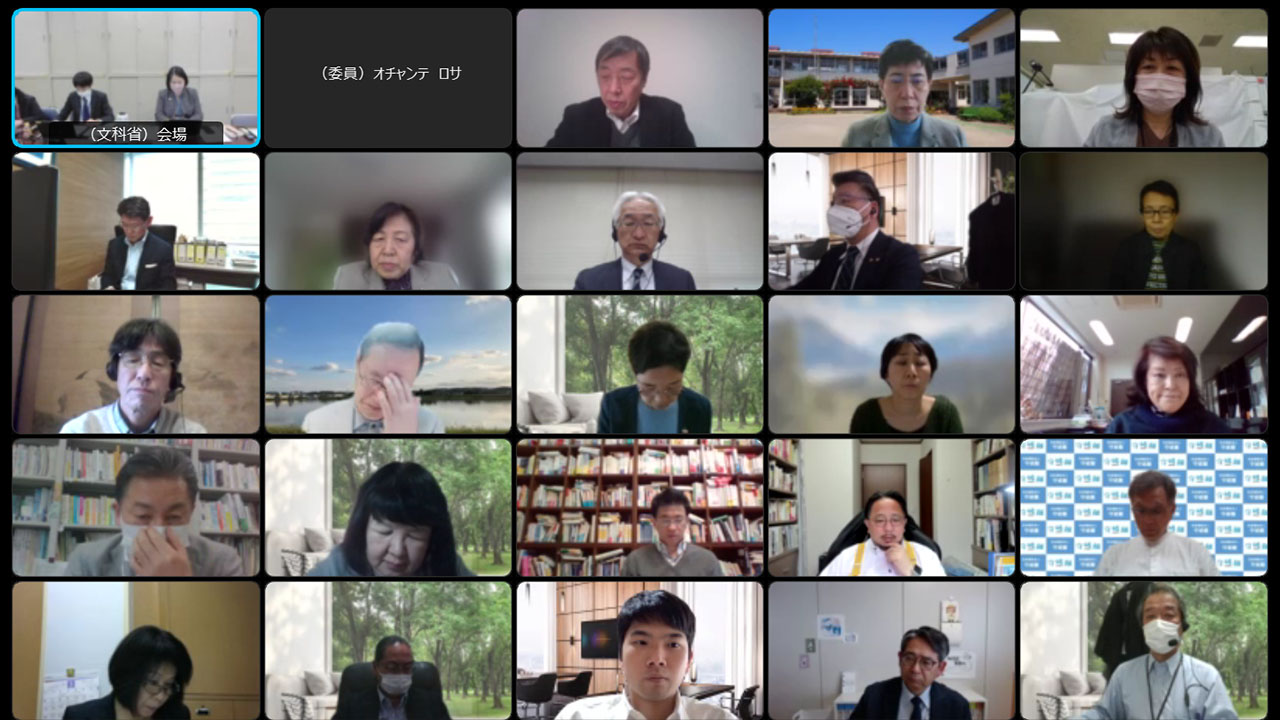 幼小架け橋特別委 審議経過報告案を議論