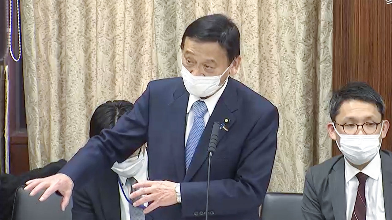 学校健診情報、「2024年度中に」マイナポータル対応 文科相