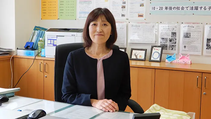同校の我妻校長＝撮影：秦さわみ