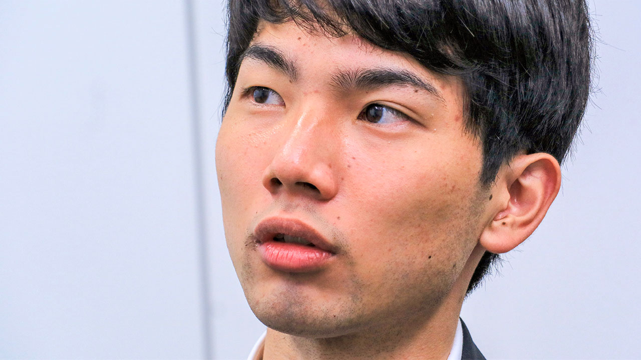 「たまたま日本で生まれた子供たちが生きやすくなればいい」と語る