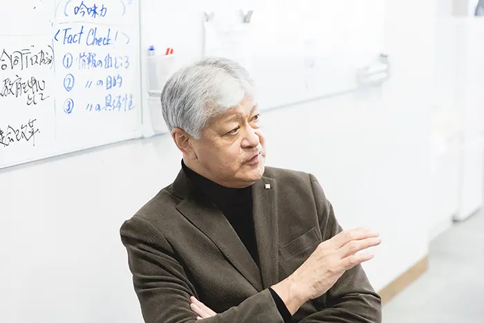 教職員が高い意欲とやりがいをもって働けることの大切さを指摘する＝撮影:市川五月