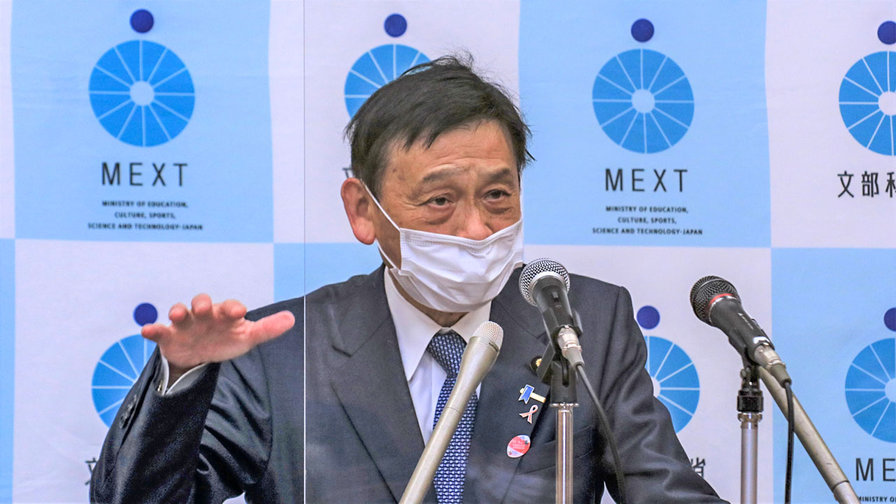5～11歳へのワクチン、集団接種「抑制的に」 文科相